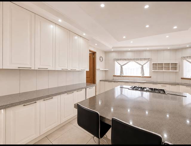 4 BEDROOM HOUSE FOR SALE IN HENLEY ON KLIP